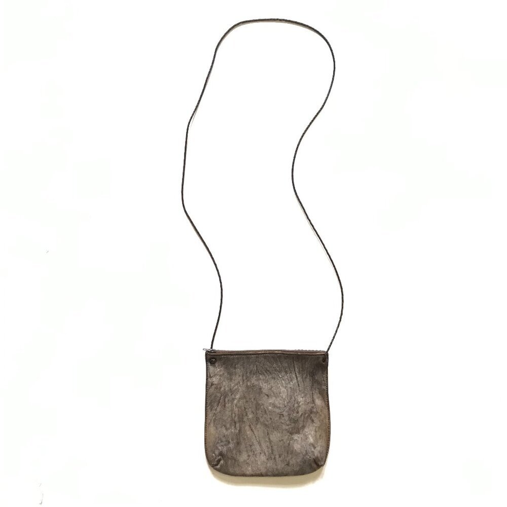 b. may the Strappy Pouch Crossbody Shoulder Bag Purse Womens Pewter Distressed